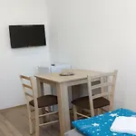 אכסניה White Coral Club
