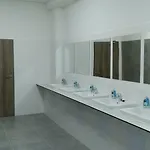 White Coral Club אכסניה *