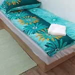 אכסניה White Coral Club *
