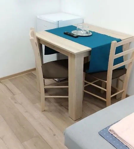 White Coral Club אכסניה *